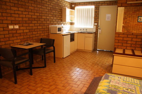 Cervantes Pinnacles Motel - Australian Directory 14