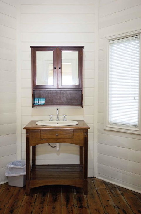 Hopetoun Motel & Chalet Village - Australian Directory 32