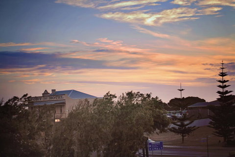 Hopetoun Motel & Chalet Village - Australian Directory 36