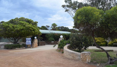 Hopetoun Motel & Chalet Village - Australian Directory 13