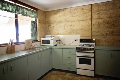 Hopetoun Motel & Chalet Village - Australian Directory 42