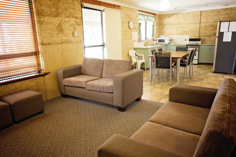 Hopetoun Motel & Chalet Village - Australian Directory 8