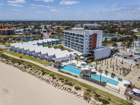 A 406 FANTASTIC OCEAN BEACH And MARINA VIEW APT AT SEASHELLS RESORT - Australian Directory 7