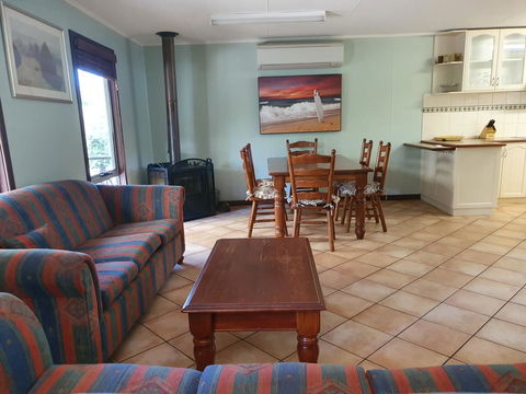 Eagle Bay Discovery - Australian Directory 6