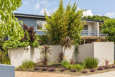 Hensman 10 - Australian Directory 21