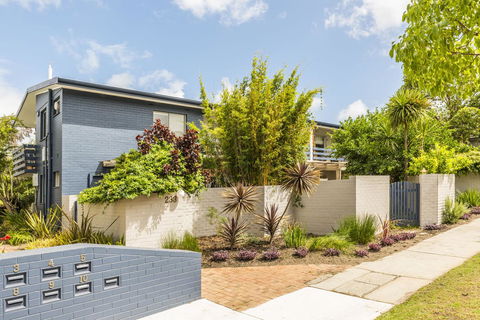 Hensman 10 - Australian Directory 20
