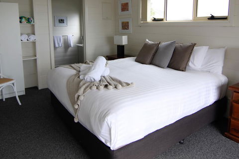 Burgess Cottage - Australian Directory 15