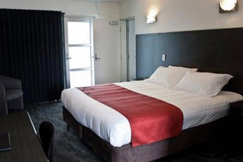 Brighton Hotel Motel - Australian Directory 11