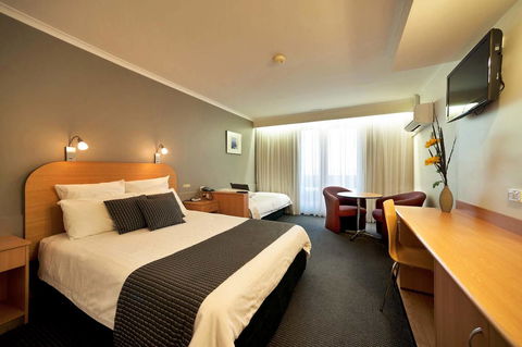 Beachfront Voyager Motor Inn - Australian Directory 1