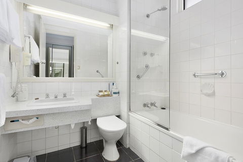Beachfront Voyager Motor Inn - Australian Directory 14