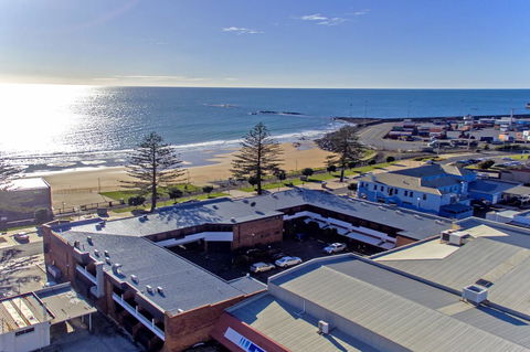 Beachfront Voyager Motor Inn - Australian Directory 5