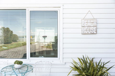 On The Beach Waterfront Apartment - Australian Directory 1