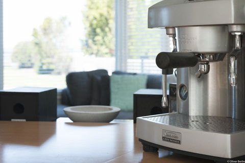 On The Beach Waterfront Apartment - Australian Directory 6