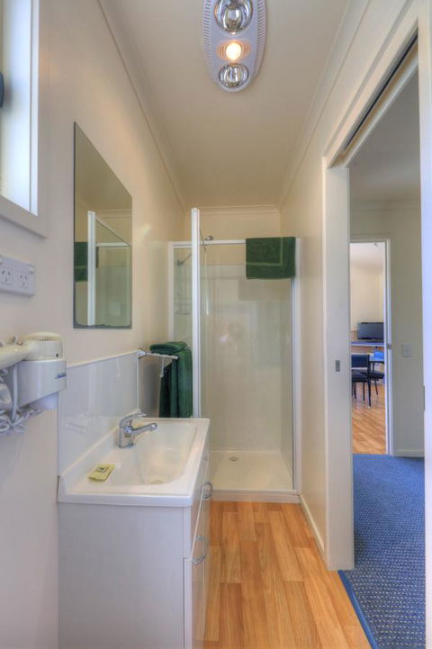 Bicheno Cabin Park - Australian Directory 21