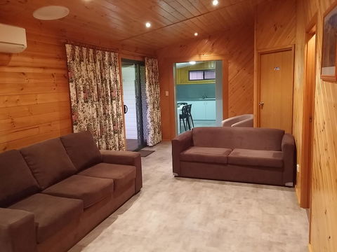 Bicheno Cabin Park - Australian Directory 11