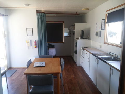 Bicheno Cabin Park - Australian Directory 31