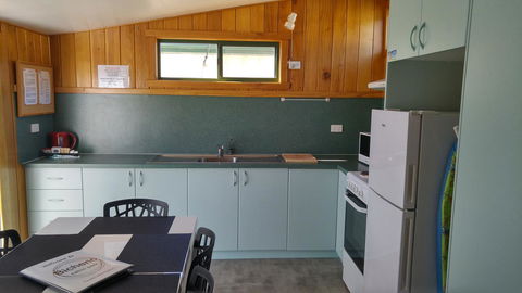 Bicheno Cabin Park - Australian Directory 23