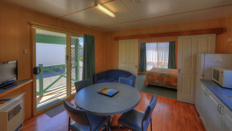Bicheno Cabin Park - Australian Directory 19