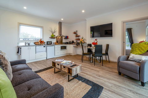 Erriba House - Australian Directory 5