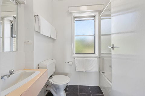 Coach House Launceston - Australian Directory 22