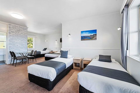Coach House Launceston - Australian Directory 7