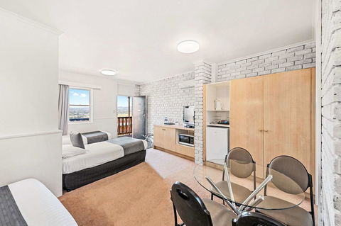 Coach House Launceston - Australian Directory 8