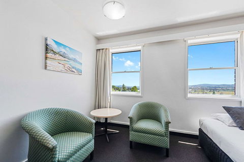 Coach House Launceston - Australian Directory 18