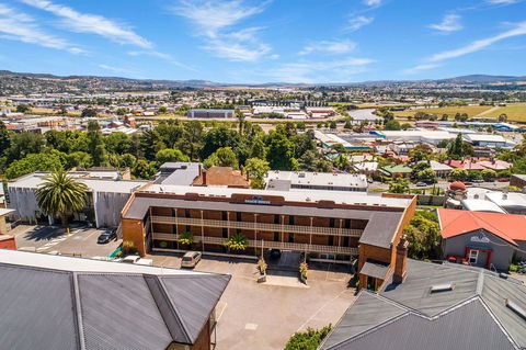 Coach House Launceston - Australian Directory 32