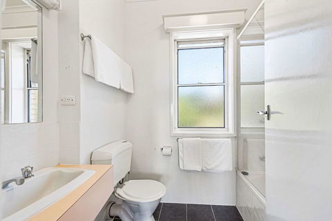 Coach House Launceston - Australian Directory 25