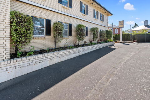 Coach House Launceston - Australian Directory 2