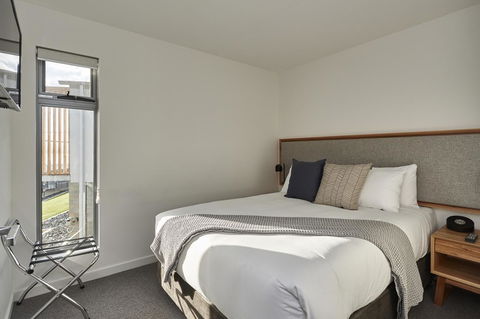 Rosevears Hotel - Australian Directory 17