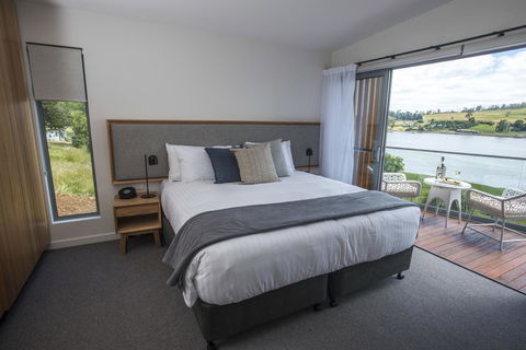 Rosevears Hotel - Australian Directory 23