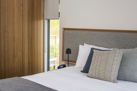 Rosevears Hotel - Australian Directory 21