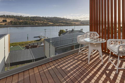 Rosevears Hotel - Australian Directory 8