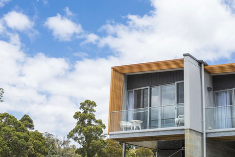 Rosevears Hotel - Australian Directory 29