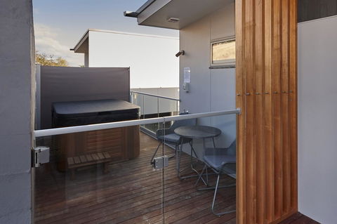 Rosevears Hotel - Australian Directory 11