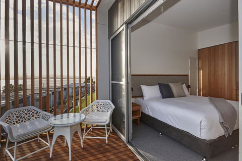 Rosevears Hotel - Australian Directory 16