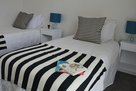 Sisters Beach Paradise - Australian Directory 3