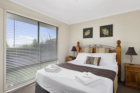 Mirramar House - Australian Directory 13