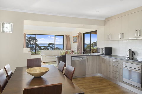 Mirramar House - Australian Directory 8