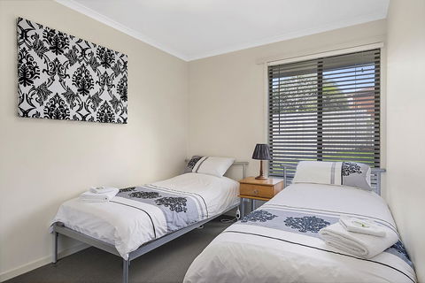 Mirramar House - Australian Directory 19