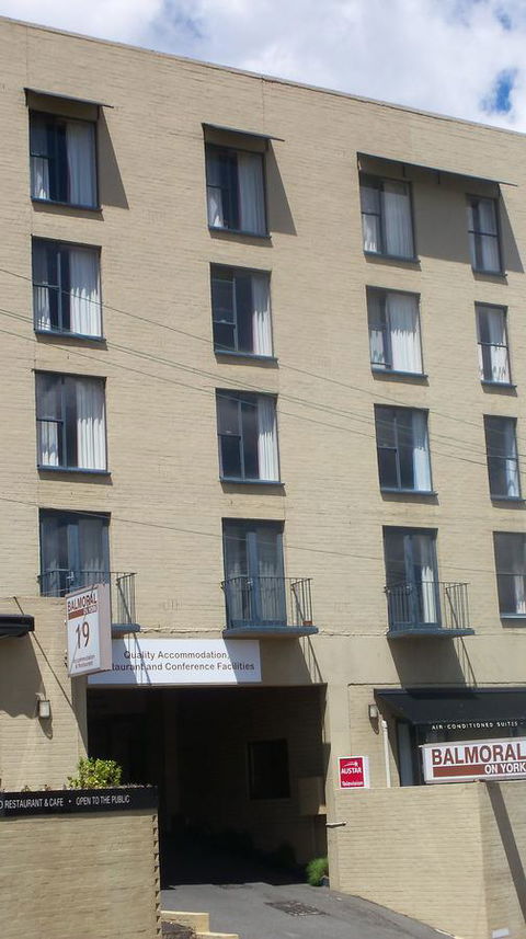Balmoral On York - Australian Directory 40