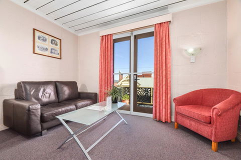 Balmoral On York - Australian Directory 1