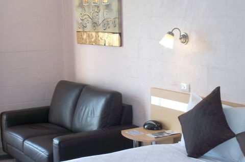 Balmoral On York - Australian Directory 34
