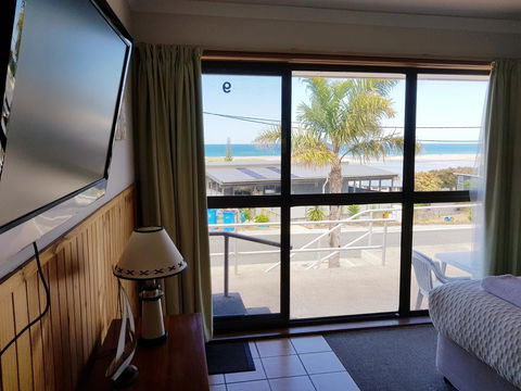 Blue Seas Holiday Villas - Australian Directory 43