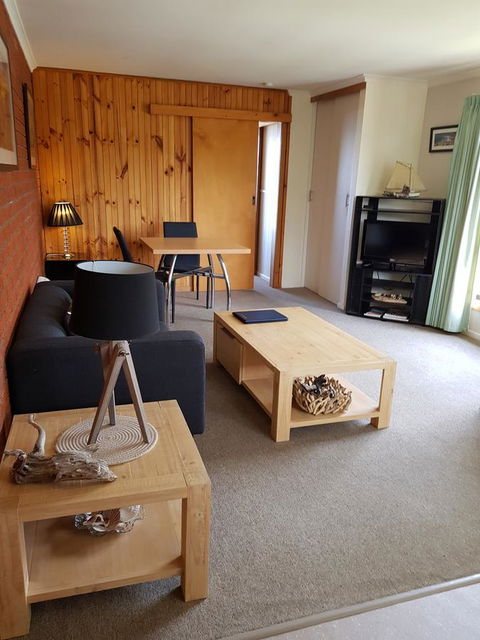 Blue Seas Holiday Villas - Australian Directory 41