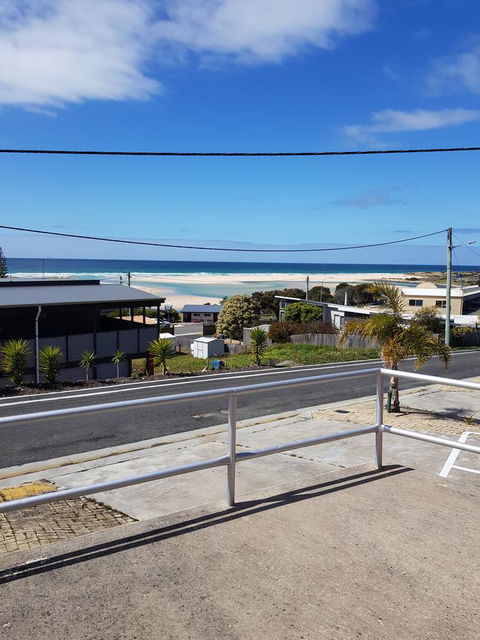 Blue Seas Holiday Villas - Australian Directory 33