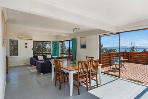 Southern Beaches Holiday House - Australian Directory 27