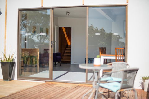 Southern Beaches Holiday House - Australian Directory 28