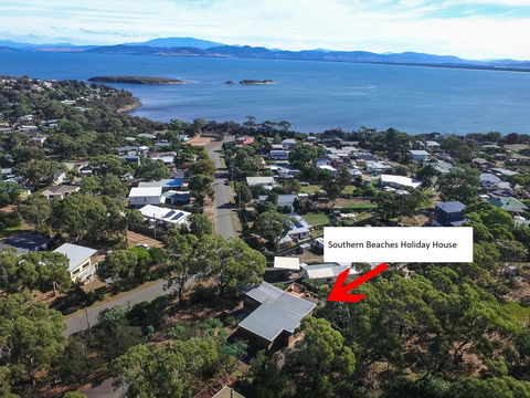 Southern Beaches Holiday House - Australian Directory 42
